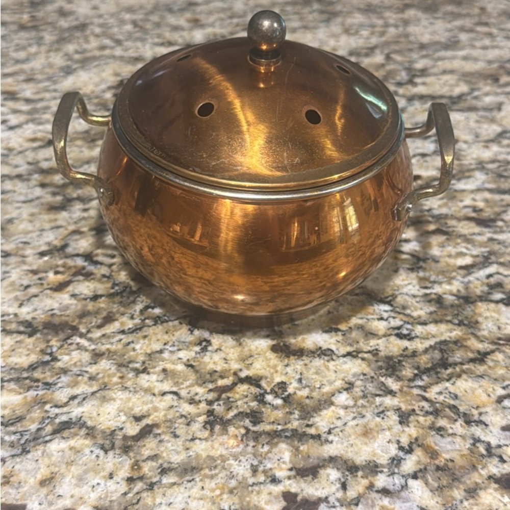 Elegant Copper Pot with Lid